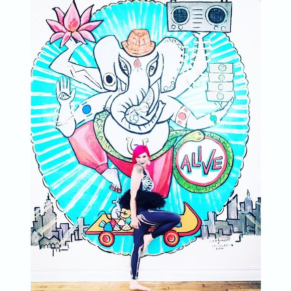 Meet your Posher, Spring - Picture 2 of 2